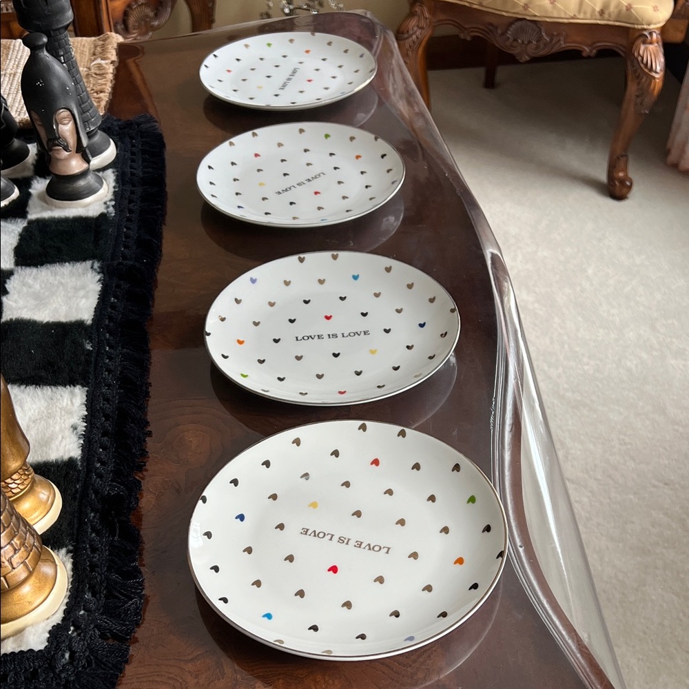 Williams Sonoma Pottery Barn West Elm Multicolor Heart Plates. Set of 4.